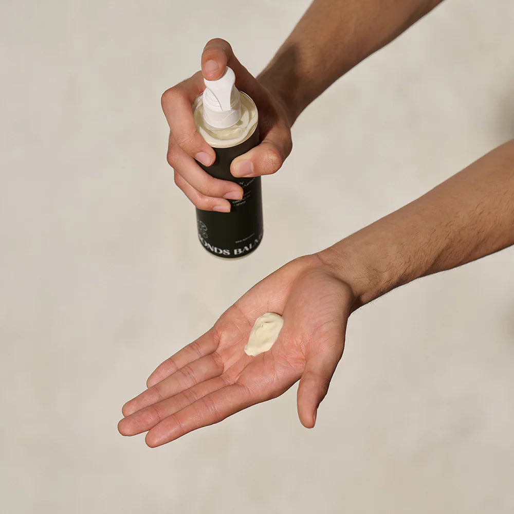 Balmonds Daily Moisturising Cream - 300ml product swatch